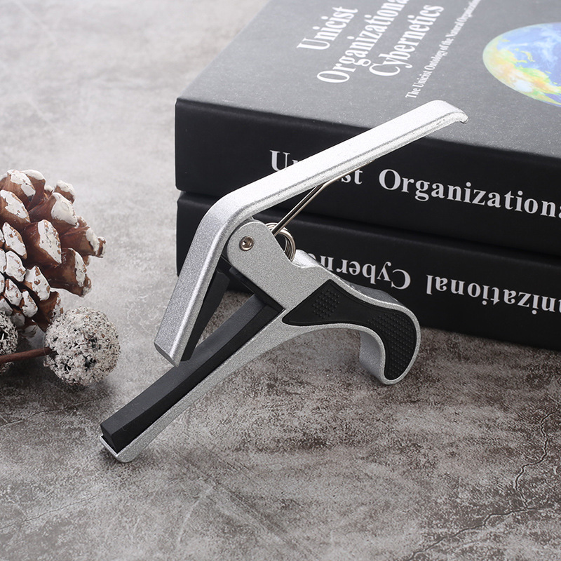 Metalowy kapodaster do gitary  – Guitar Capo Clip recenzja i cena